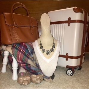 Silver rose necklace